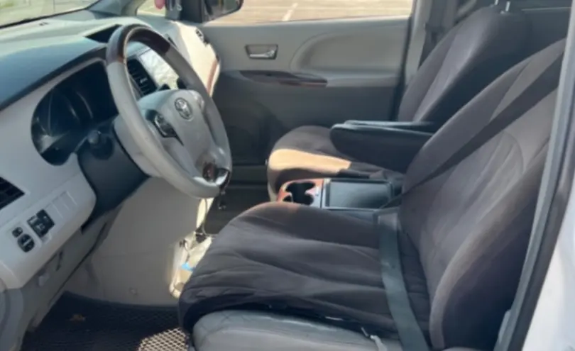 Toyota Sienna 2014 года за 12 500 000 тг. в Алматы фото 5
