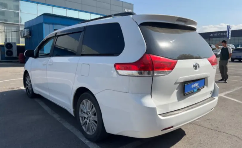 Toyota Sienna 2014 года за 12 500 000 тг. в Алматы фото 4