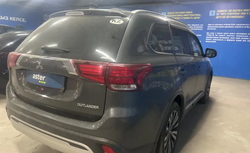 Mitsubishi Outlander 2019 года за 9 000 000 тг. в Алматы фото 5