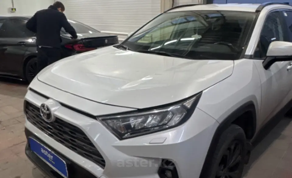 Toyota RAV4 2023 года за 15 000 000 тг. в Астана