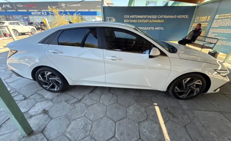 Hyundai Elantra 2023 года за 7 500 000 тг. в Талдыкорган фото 4