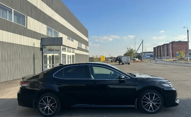 Toyota Camry 2021 года за 14 200 000 тг. в Экибастуз фото 5