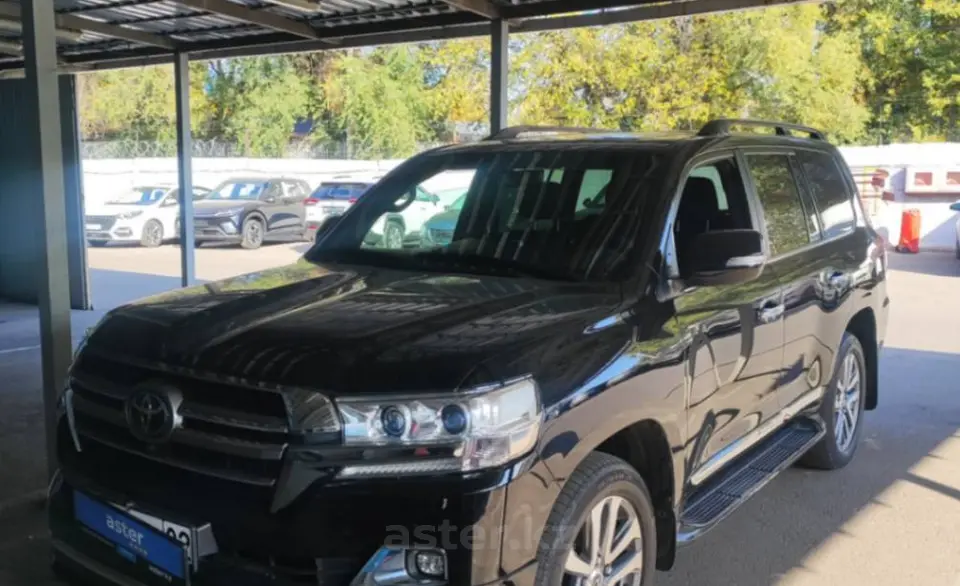 Toyota Land Cruiser 2018 года за 32 000 000 тг. в Алматы