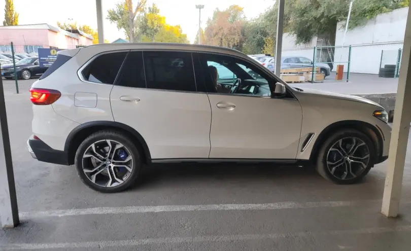 BMW X5 2022 года за 30 000 000 тг. в Алматы фото 4