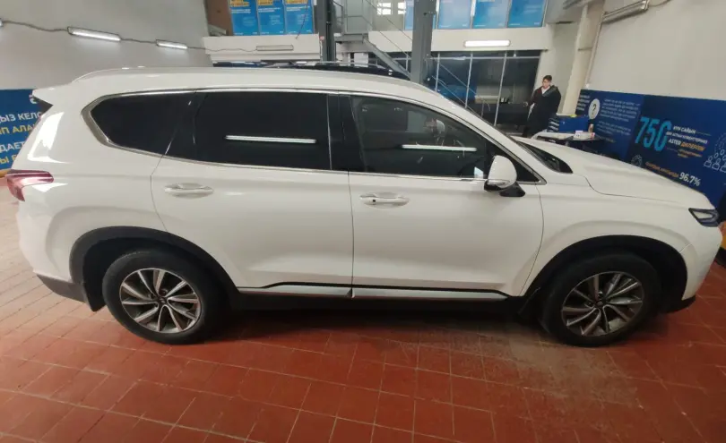 Hyundai Santa Fe 2020 года за 10 200 000 тг. в Астана фото 4