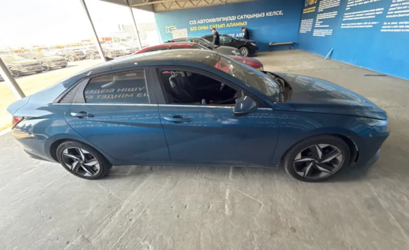 Hyundai Elantra 2022 года за 8 200 000 тг. в Алматы фото 4