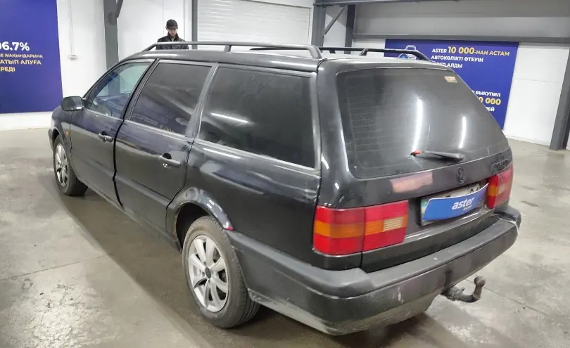 Volkswagen Passat 1993 года за 2 500 000 тг. в Астана фото 4