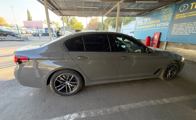 BMW 5 серии 2022 года за 21 500 000 тг. в Алматы фото 4