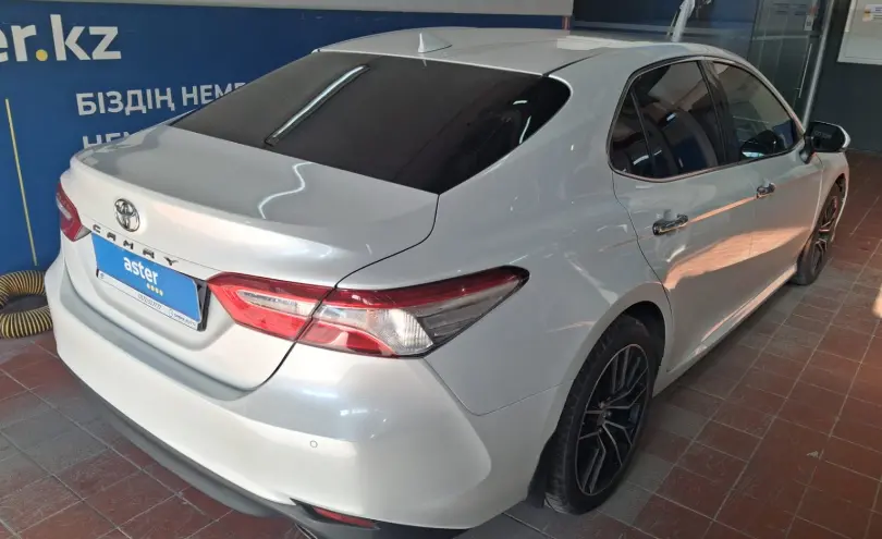 Toyota Camry 2019 года за 10 600 000 тг. в Астана фото 5