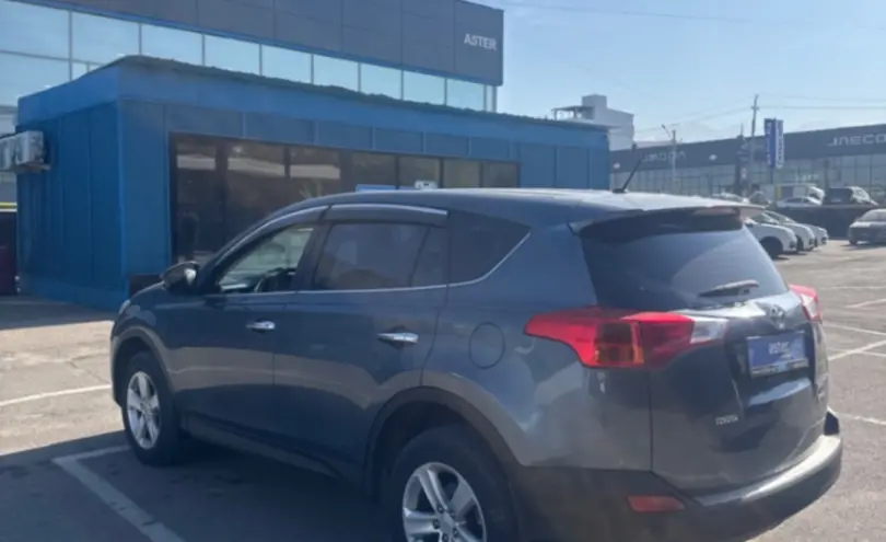 Toyota RAV4 2015 года за 10 000 000 тг. в Алматы фото 4