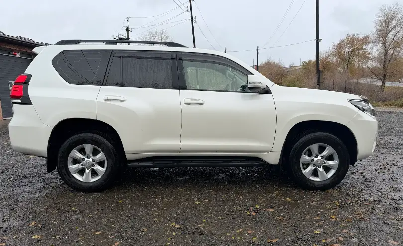 Toyota Land Cruiser Prado 2018 года за 20 900 000 тг. в Усть-Каменогорск фото 5