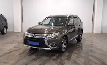 Mitsubishi Outlander 2015 года за 7 590 000 тг. в Астана фото 1