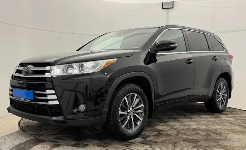 Toyota Highlander 2018 года за 17 500 000 тг. в Актобе