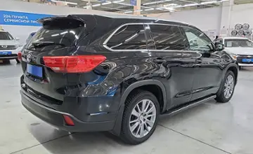 Toyota Highlander 2014 года за 13 300 000 тг. в Усть-Каменогорск