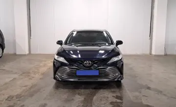Toyota Camry 2019 года за 14 390 000 тг. в Астана фото 2