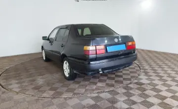 Volkswagen Vento 1992 года за 990 000 тг. в Шымкент фото 4