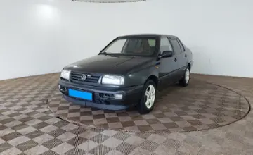Volkswagen Vento 1992 года за 990 000 тг. в Шымкент фото 1