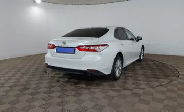 Toyota Camry 2021 года за 13 590 000 тг. в Шымкент