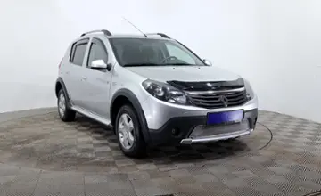 Renault Sandero 2014 года за 4 090 000 тг. в Астана фото 3