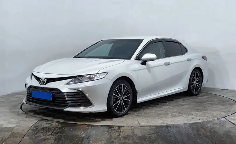 Toyota Camry 2018 года за 12 500 000 тг. в Астана