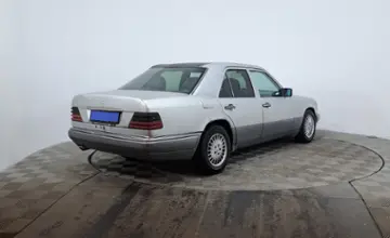 Mercedes-Benz E-Класс 1994 года за 1 490 000 тг. в Астана