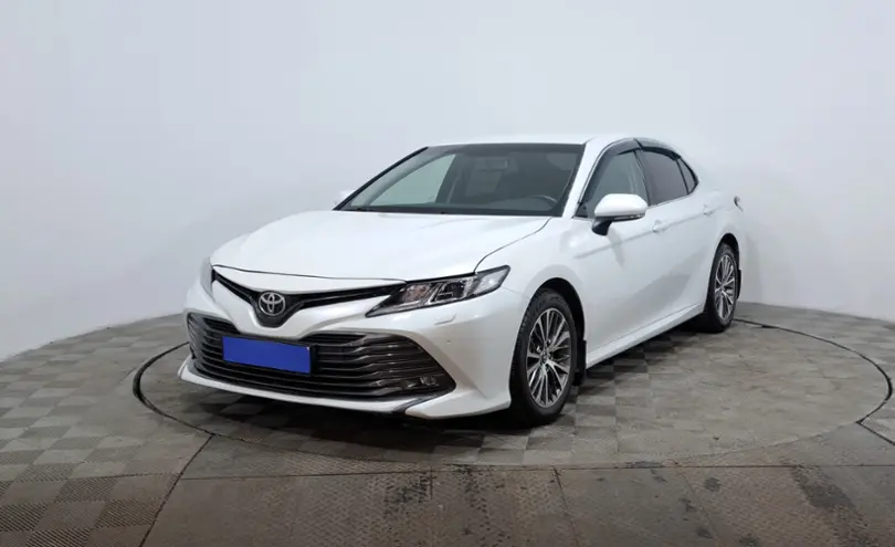 Toyota Camry 2019 года за 11 990 000 тг. в Астана