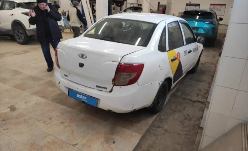 LADA (ВАЗ) Granta 2013 года за 1 500 000 тг. в Актобе фото 5