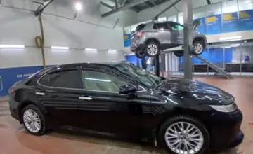 Toyota Camry 2019 года за 17 500 000 тг. в Астана фото 4