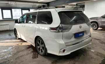 Toyota Sienna 2018 года за 14 500 000 тг. в Астана фото 4