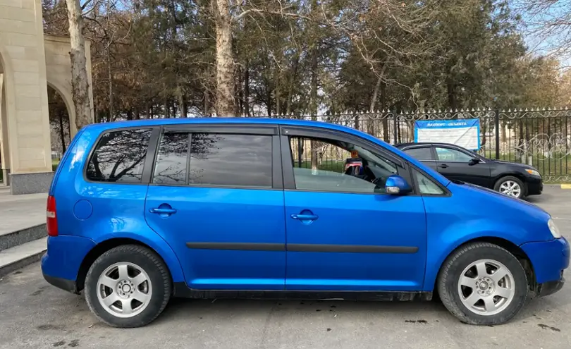 Volkswagen Touran 2003 года за 2 000 000 тг. в Шымкент фото 2