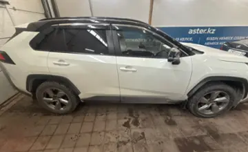 Toyota RAV4 2019 года за 15 500 000 тг. в Астана фото 4