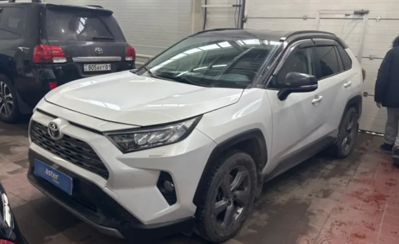 Toyota RAV4 2019 года за 15 500 000 тг. в Астана