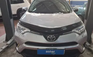 Toyota RAV4 2015 года за 11 000 000 тг. в Астана фото 2