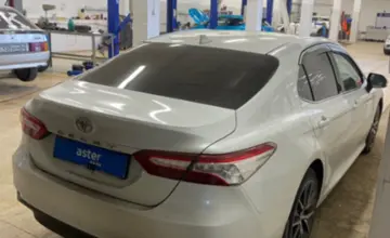 Toyota Camry 2021 года за 16 600 000 тг. в Актобе
