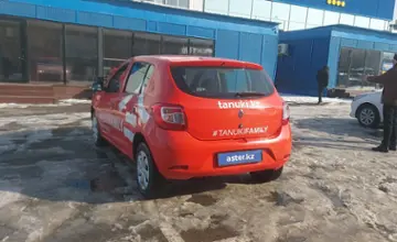 Renault Sandero 2018 года за 3 000 000 тг. в Алматы фото 4