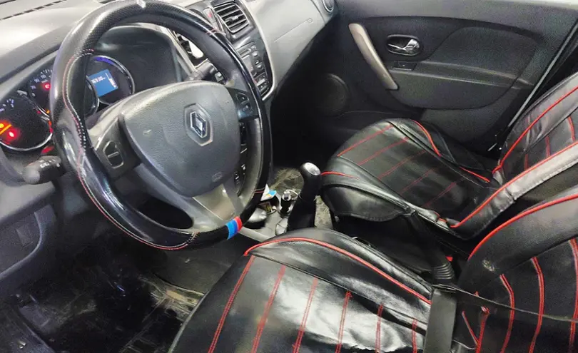 Renault Logan 2015 года за 2 650 000 тг. в Астана фото 5
