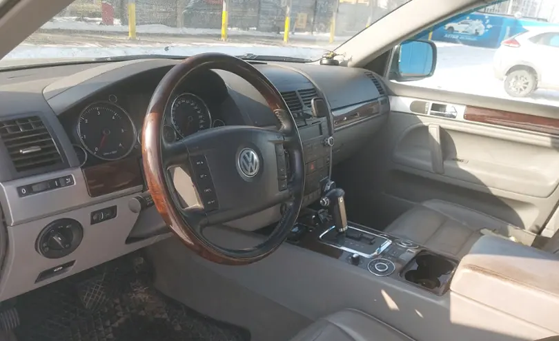 Volkswagen Touareg 2006 года за 4 200 000 тг. в Алматы фото 5