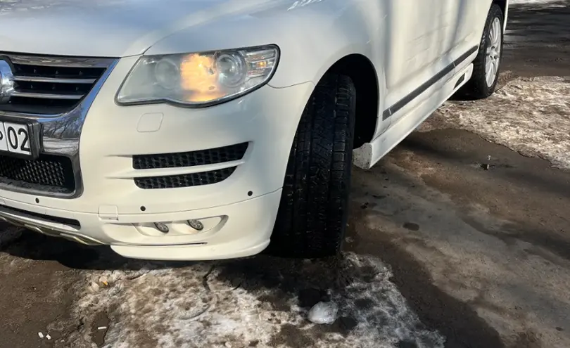 Volkswagen Touareg 2008 года за 8 000 000 тг. в Алматы