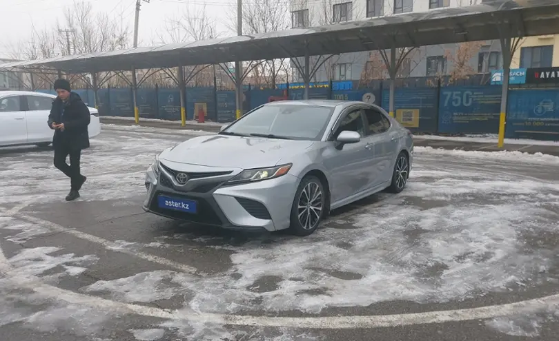 Toyota Camry 2020 года за 10 000 000 тг. в Алматы