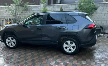 Toyota RAV4 2021 года за 12 500 000 тг. в Алматы