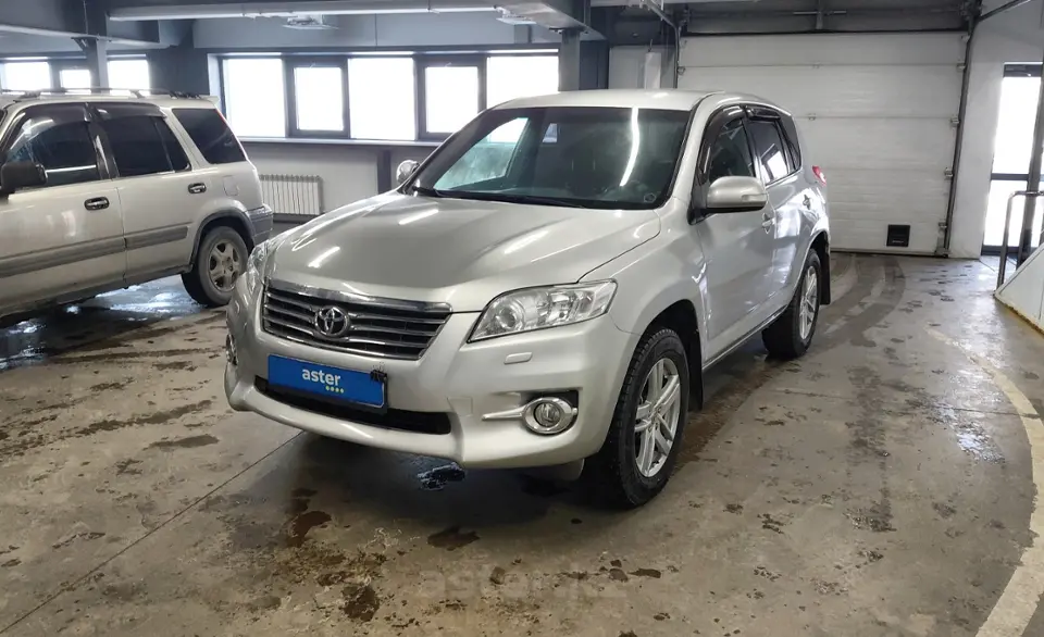 Toyota RAV4 2012 года за 7 800 000 тг. в Астана