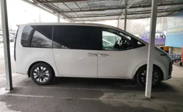 Hyundai Staria 2022 года за 18 000 000 тг. в Алматы фото 4