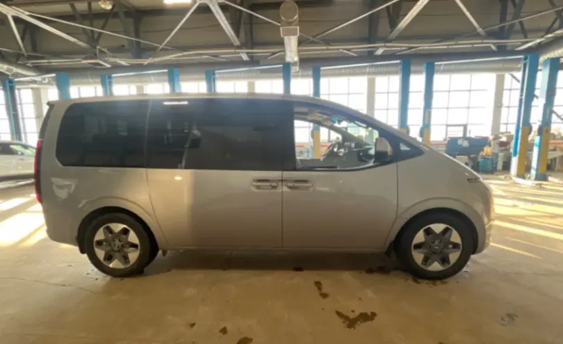 Hyundai Staria 2022 года за 25 500 000 тг. в Караганда фото 4