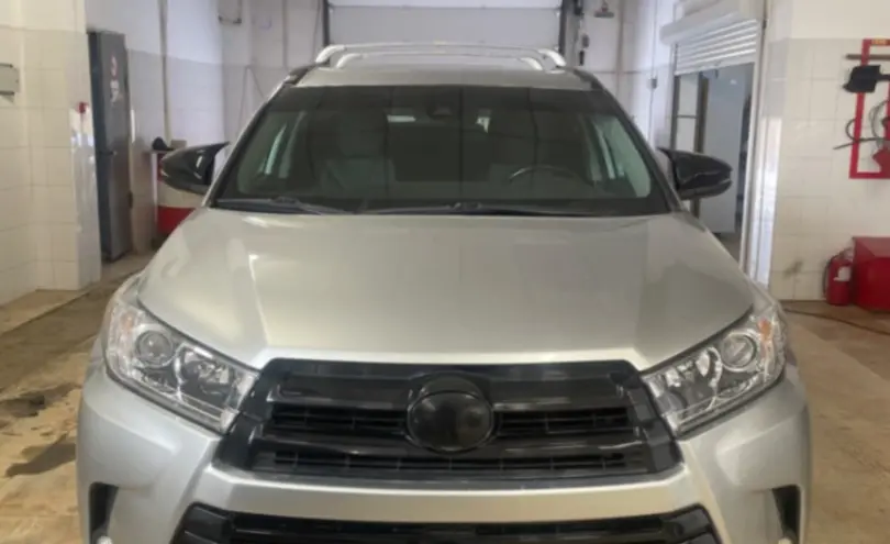 Toyota Highlander 2018 года за 17 000 000 тг. в Актобе фото 2