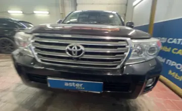 Toyota Land Cruiser 2013 года за 24 000 000 тг. в Астана фото 2