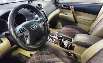 Toyota Highlander 2012 года за 13 000 000 тг. в Астана фото 5