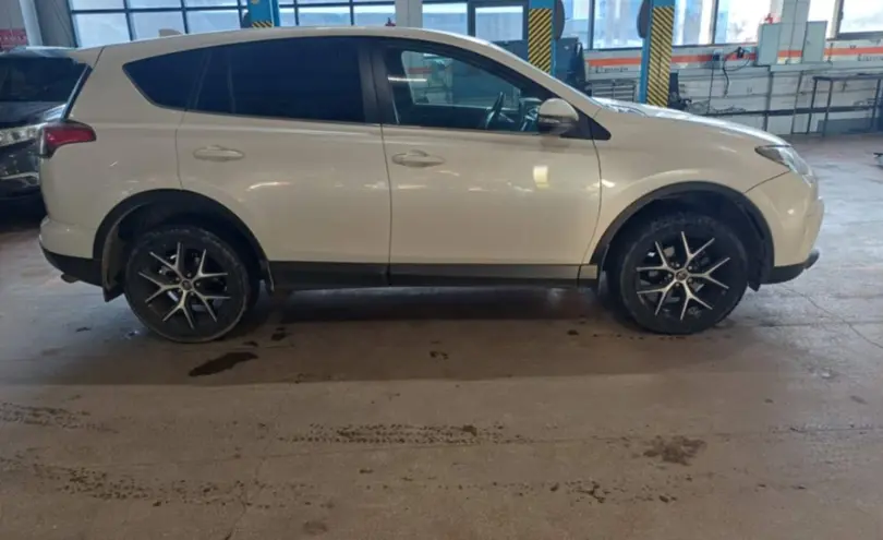 Toyota RAV4 2018 года за 12 000 000 тг. в Караганда фото 4