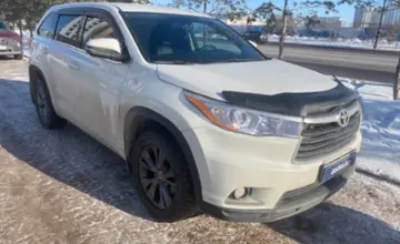 Toyota Highlander 2015 года за 10 500 000 тг. в Астана фото 3