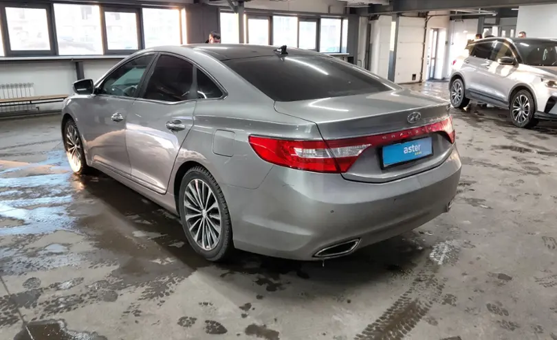 Hyundai Grandeur 2014 года за 9 400 000 тг. в Астана фото 4