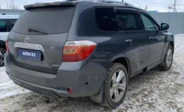 Toyota Highlander 2007 года за 7 000 000 тг. в Уральск